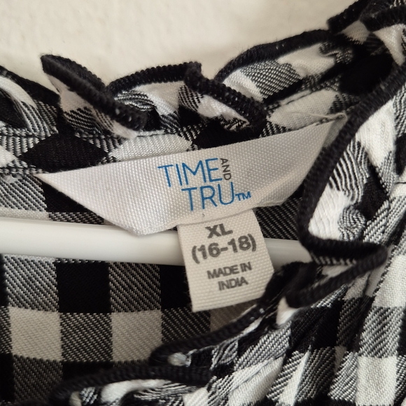Time and Tru Checkered Ruffle Blouse - Picture 8 of 10